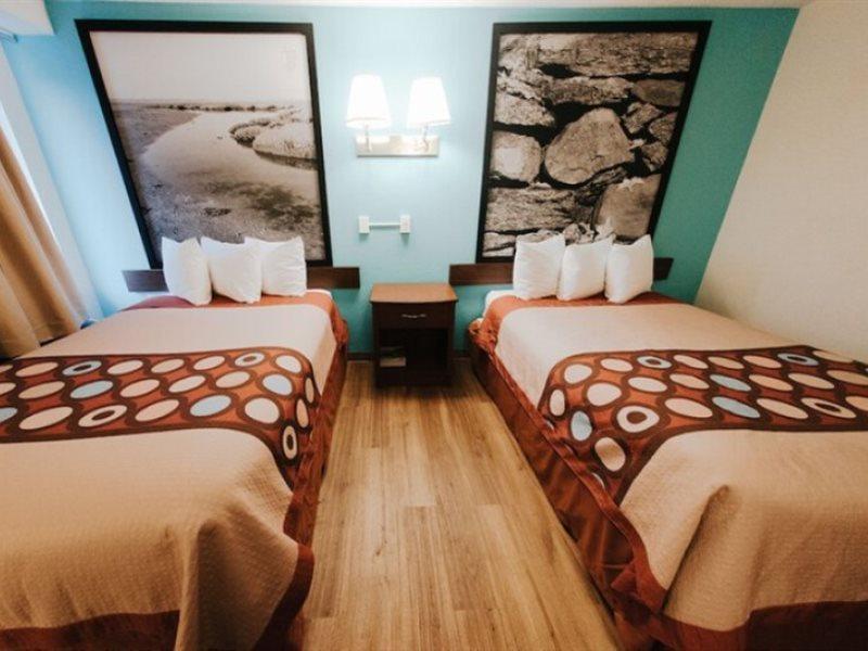 Super 8 By Wyndham Danbury Motel Екстериор снимка