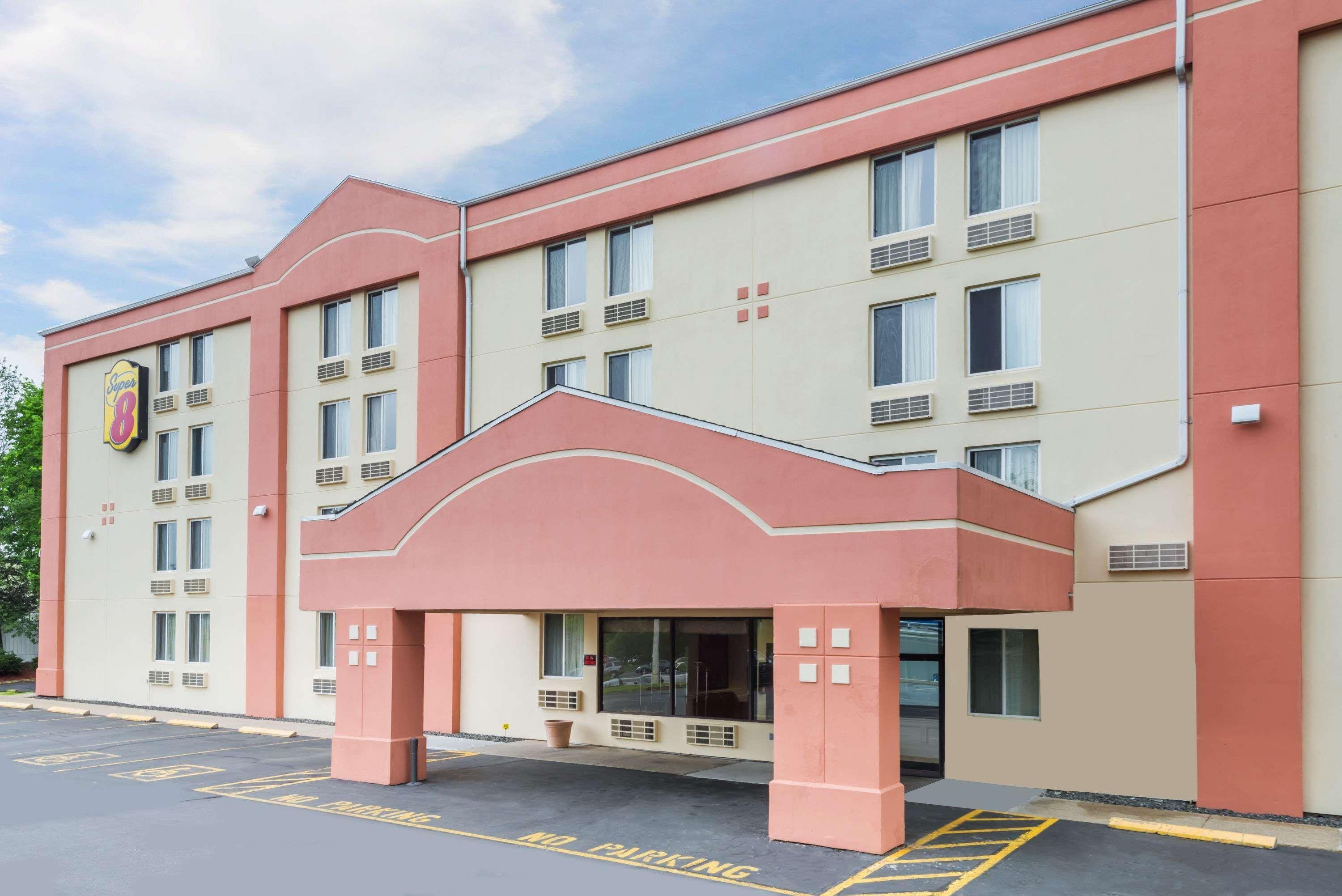 Super 8 By Wyndham Danbury Motel Екстериор снимка